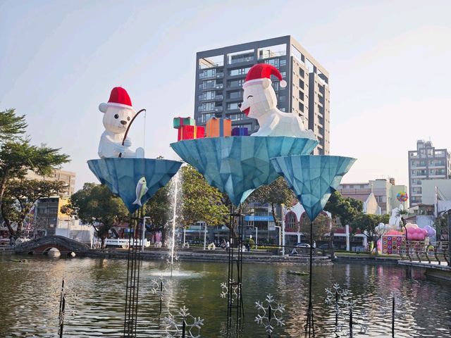 🎄 歡迎來到南國最溫馨夢幻的「聖誕村」#2025屏東聖誕節(搶先日光版)-屏東縣屏東市 🎄 歡迎來到南國最溫馨夢幻的「聖誕村」#2025屏東聖誕節(搶先日光版)-屏東縣屏東市