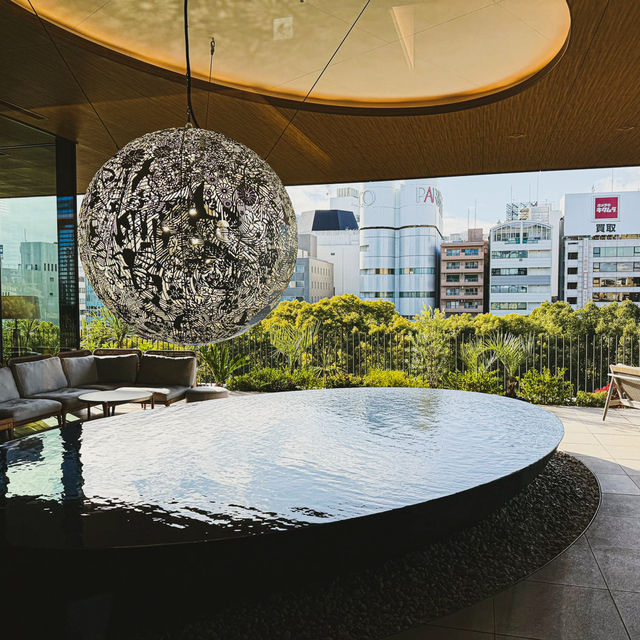 Elevated Ease & Urban Stillness Elevated Ease & Urban Stillness