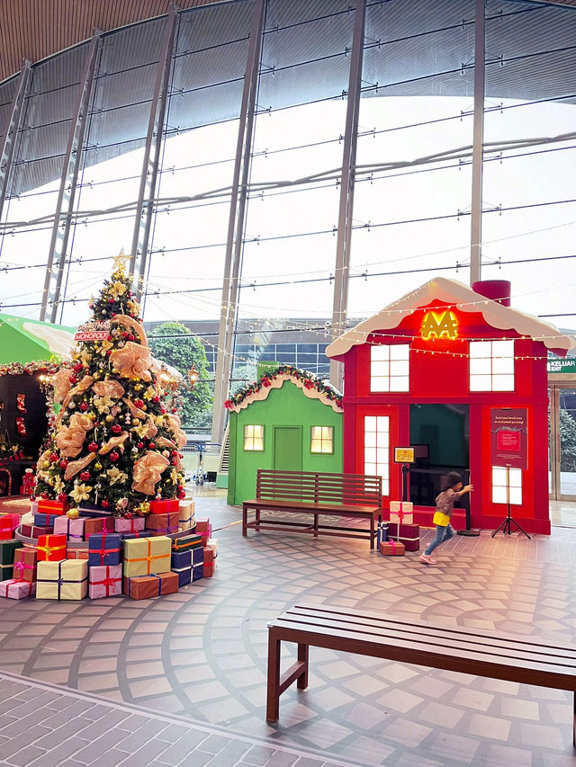 Monopoly Magic Christmas at KLIA Monopoly Magic Christmas at KLIA