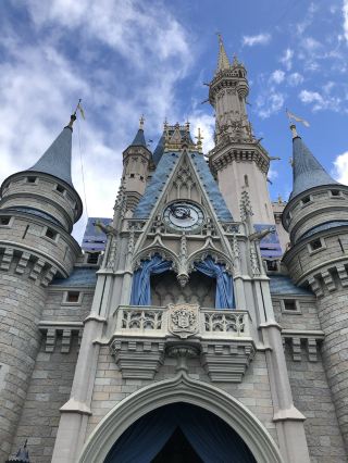 🏈 I stayed for 5 nights at the official WDW hotel, "All-Star Sports Resort"! 🏨✨