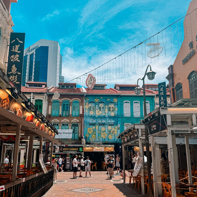 The colourful streets of Singapore 