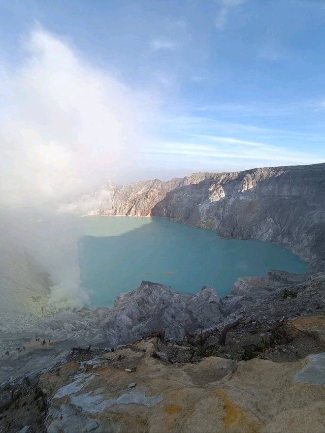 イジェン山