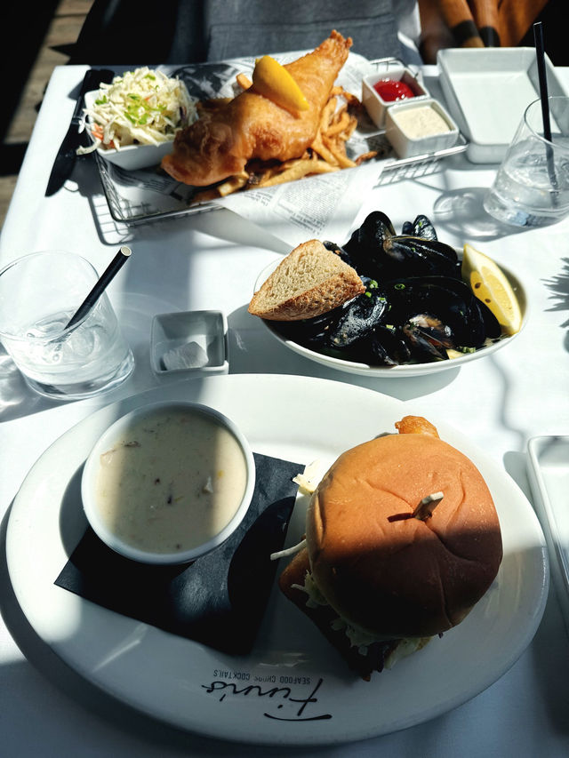 캐나다 빅토리아 아일랜드 맛집^^Finn's seafood chops cocktails~