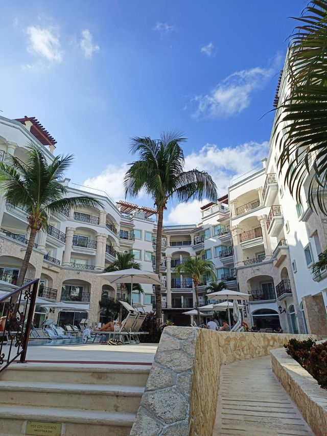 出門就開逛！靜奢全包式酒店與熱鬧不夜城的完美融合：Hilton Playa Del Carmen
