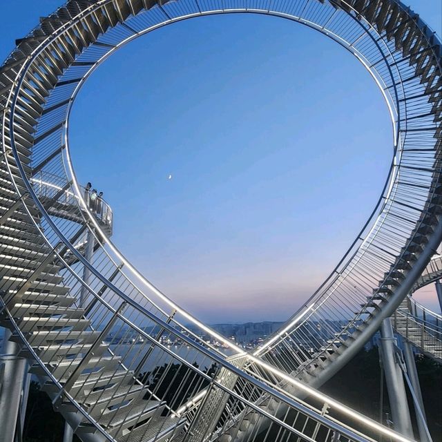 Space Walking in Pohang