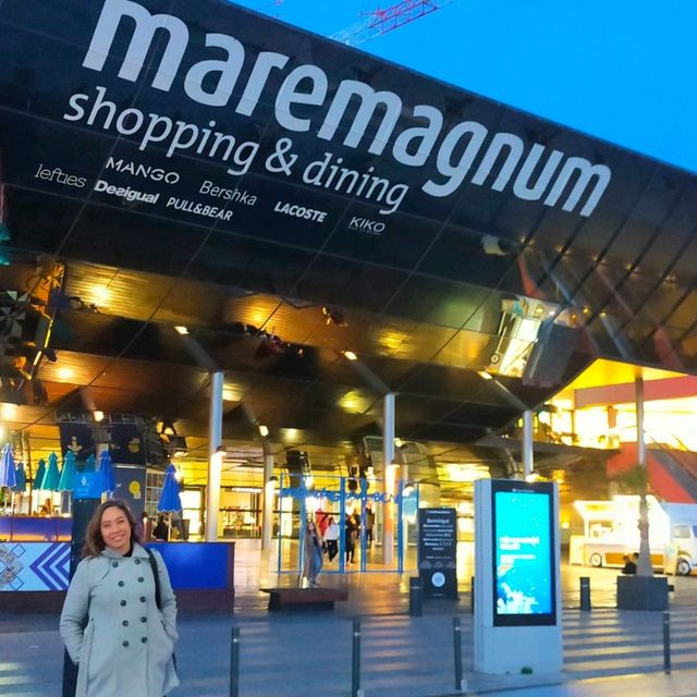 Instagrammable night view mari magnum of Barcelona 