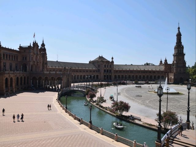 Amazing views of Plaza de España in Seville 🇪🇸