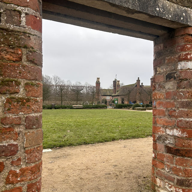 A walk around the hall