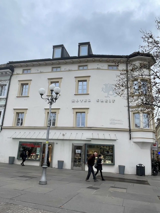 An artistic hotel - Hotel Greif 4 Star Hotel in Bolzano