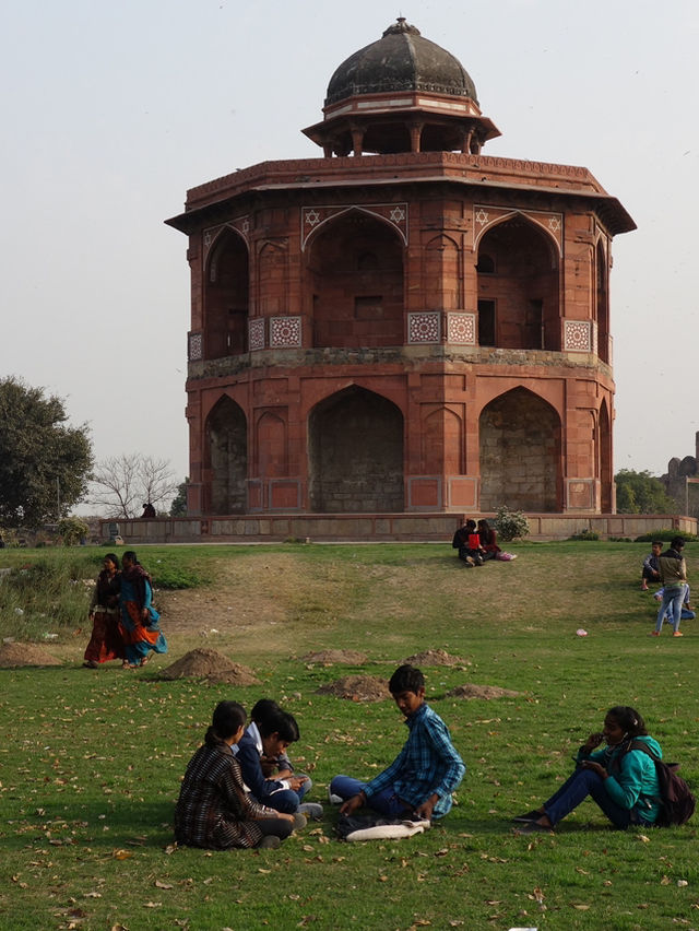 Delhi’s Timeless Landmark: Purana Qila (Old Fort)