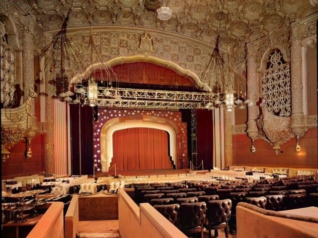 🎭 The Fox Theater Seattle: A Vintage Jewel for Live Entertainment 🌟🇺🇸