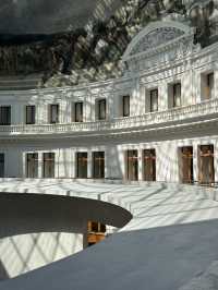 Paris | The must visit interesting exhibition at the Bourse de Commerce