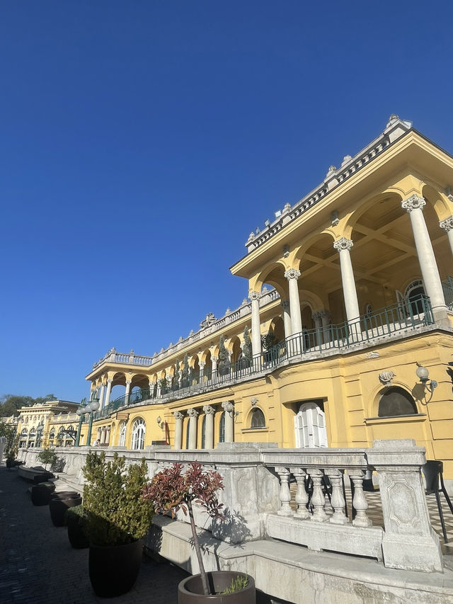 Warm Up This Autumn at Széchenyi Thermal Bath