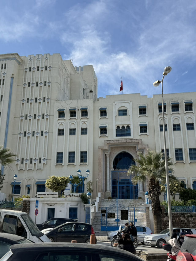 «Открой Тунис глазами GPT: от отеля Victoria до …