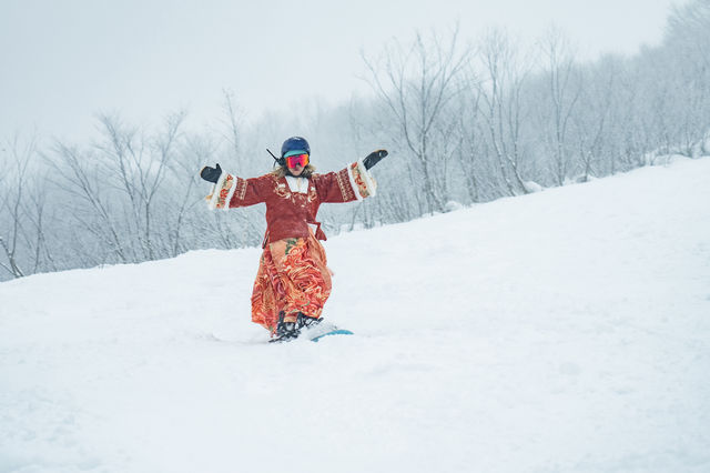穿著漢服去滑雪，打卡東京周邊人氣很旺的雪場