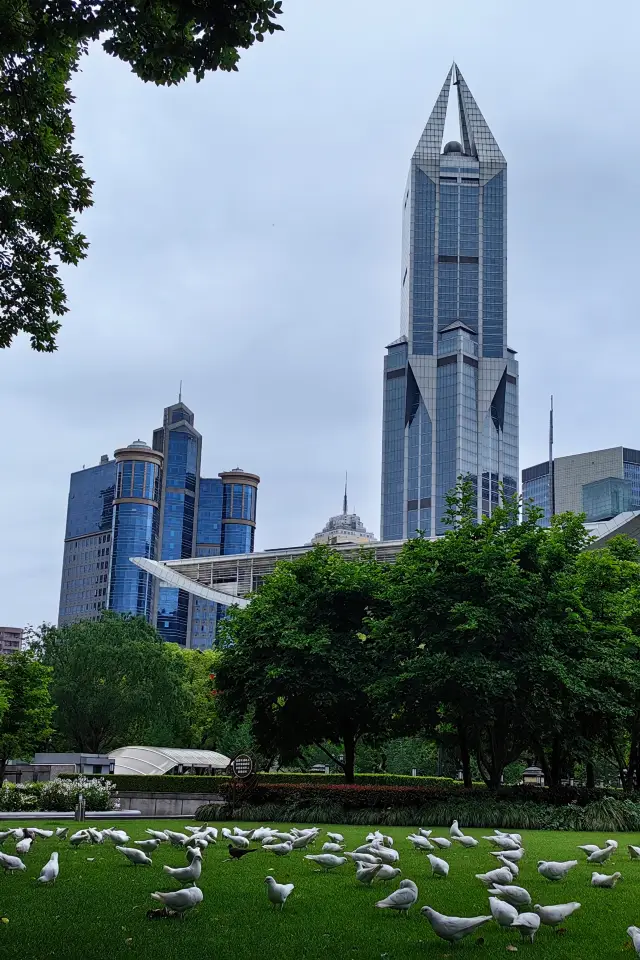 Next to the government - Shanghai People's Square