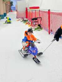 來室內滑雪城體驗冰火兩重天的樂趣吧