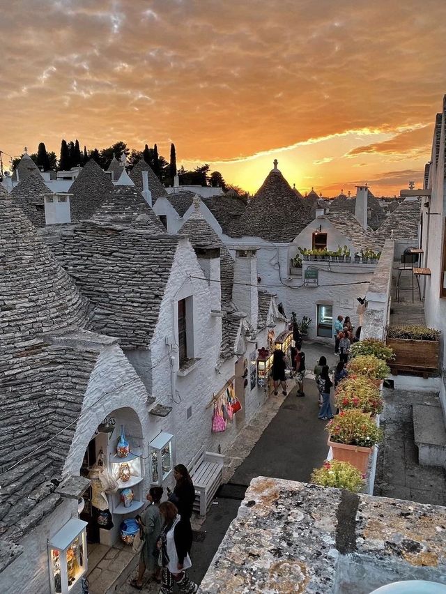 📍 Amazing Structures of Alberobello, Italy