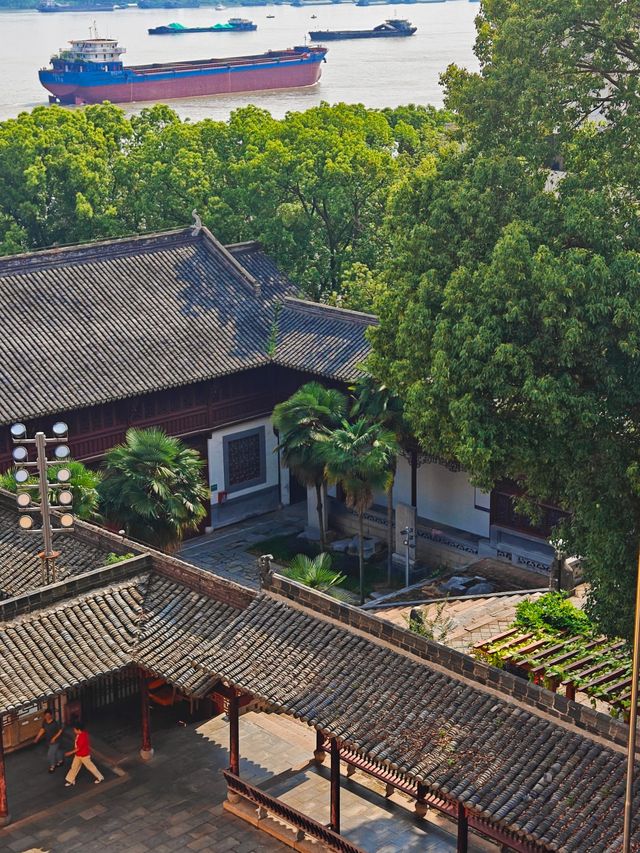 萬里長江第一塔