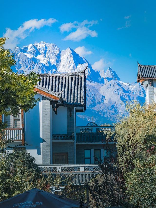 🌄🏨 Lijiang's Hidden Gem: Yueyun Boutique Resort! ✨🛌