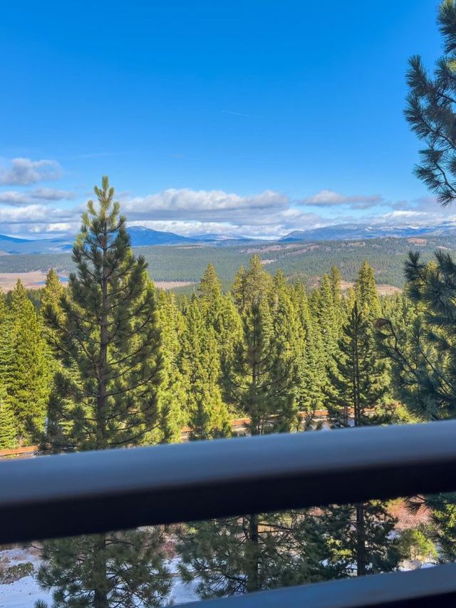 🏔️ Luxe Lake Tahoe Escapes: Ski, Dine & Unwind 🛎️