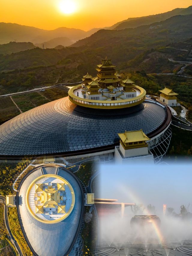 雲頂佛國–雪竇山彌勒聖壇位於寧波。