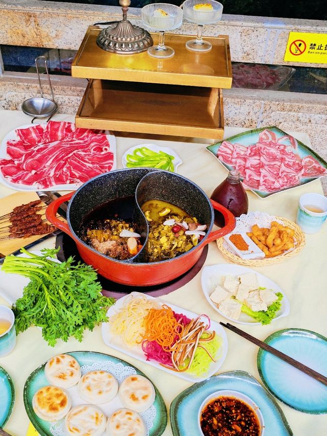 吹著城牆邊鼓樓旁的風終於實現了涮肉自由！！。