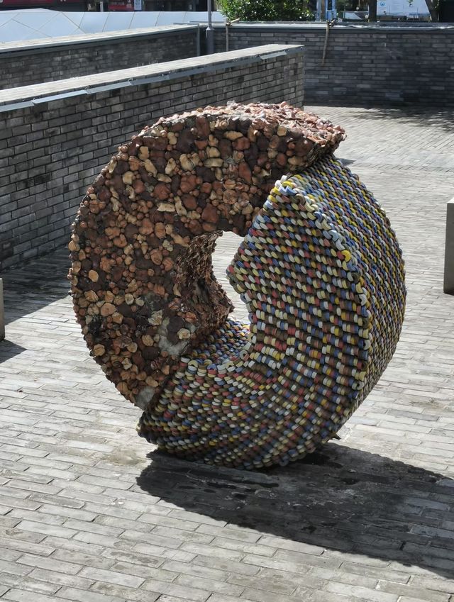 寧波美術館：藝術之旅，心靈之約。