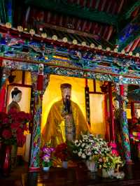 臥龍岡武侯祠。