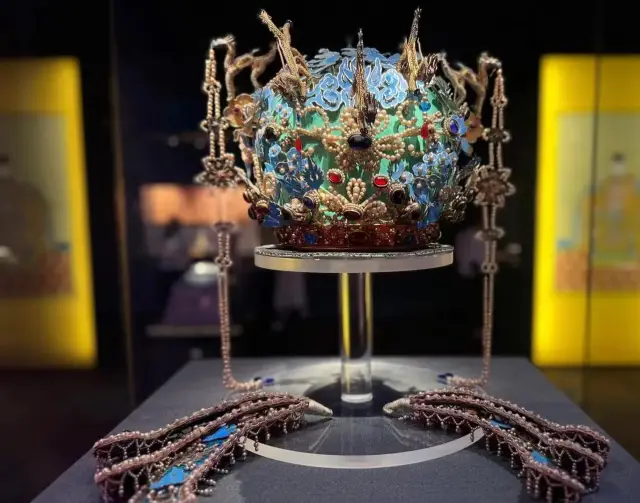 The beauty of time travel - Wuhan Museum. 