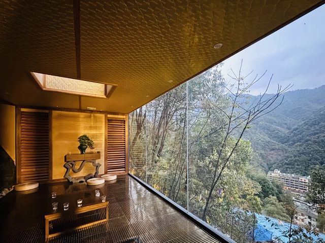 藏在大山裡的溫泉。