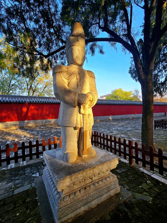 洹水河畔總統墓：袁林。