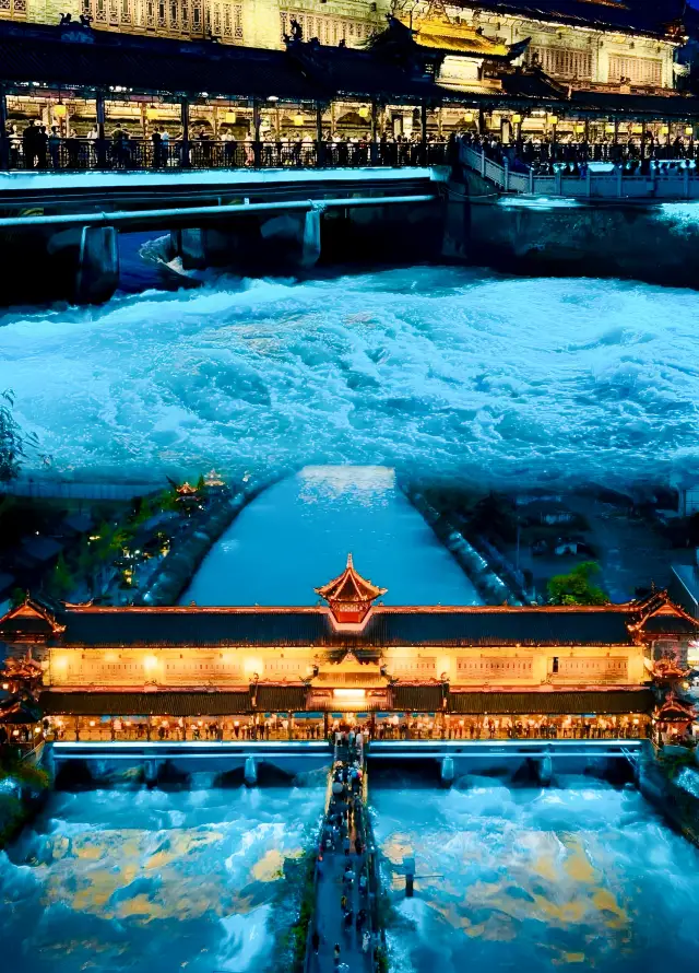 Dujiangyan huyền thoại đẹp đến nỗi nhìn thấy những giọt nước mắt màu xanh