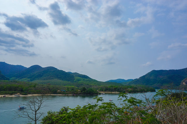 《海闊天空》響起時，我在棋子灣遇見了自由