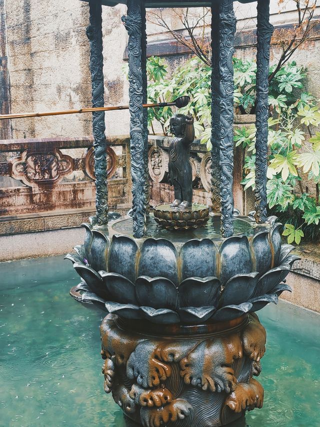 西湖邊上 皇家寺院