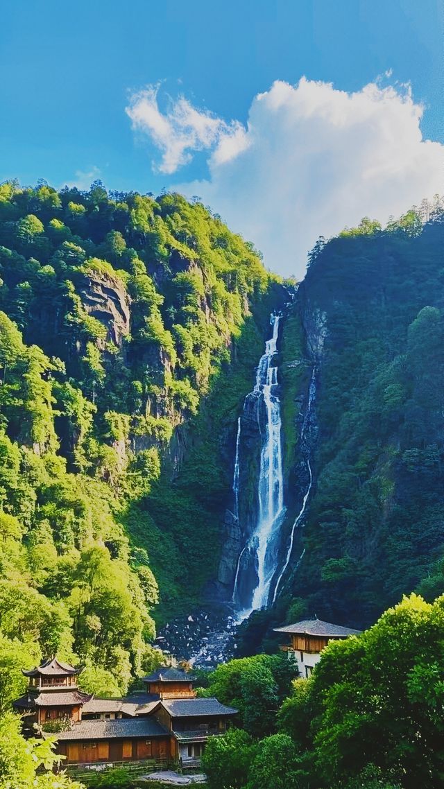 峨眉山：於雲海佛光間開啟身心治癒之旅