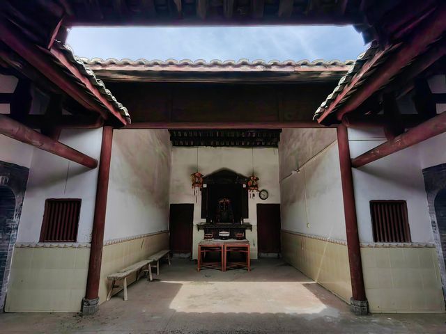 廣東陽山隔江村昆盛圍屋