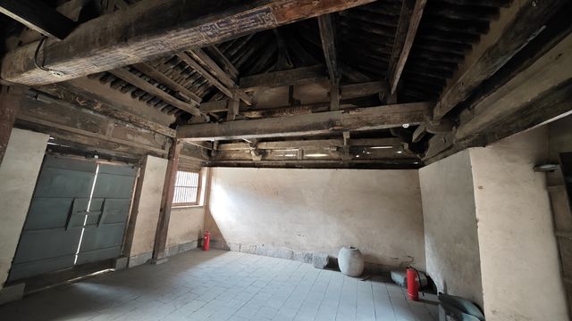 與佛頭寺隔河相望的宋代古建