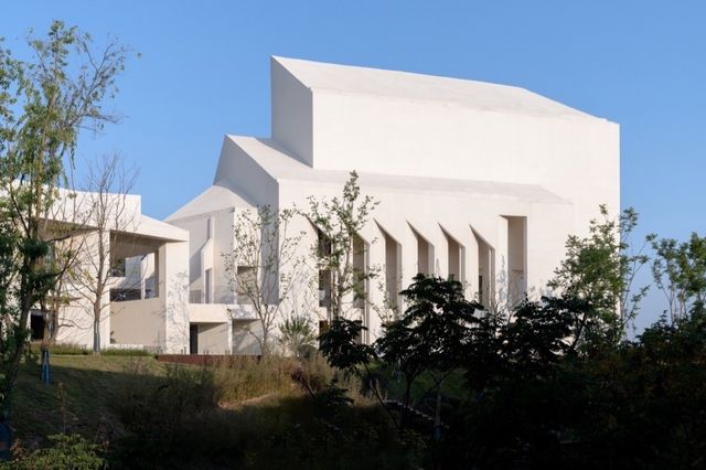 凱州山谷裡的白色音符!德陽中央音樂谷小眾出片指南 必須打卡理由: 成都1h直達!混凝土 凱州山谷裡的白色音符!德陽中央音樂谷小眾出片指南 必須打卡理由: 成都1h直達!混凝土