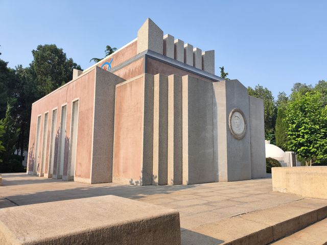 人民共仰·左權將軍紀念館