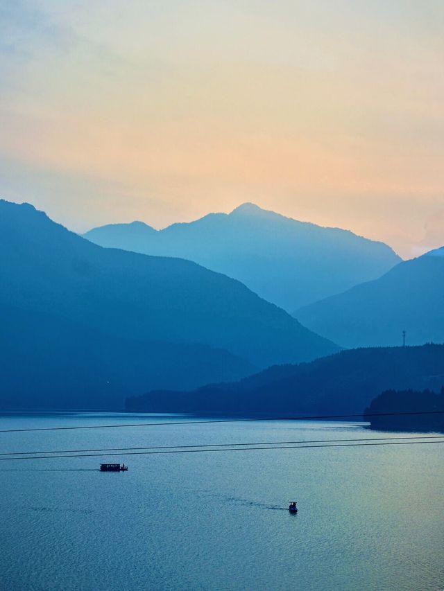 亞洲最大桌山瓦屋山雲海全攻略沒下雪也絕美 亞洲最大桌山瓦屋山雲海全攻略沒下雪也絕美