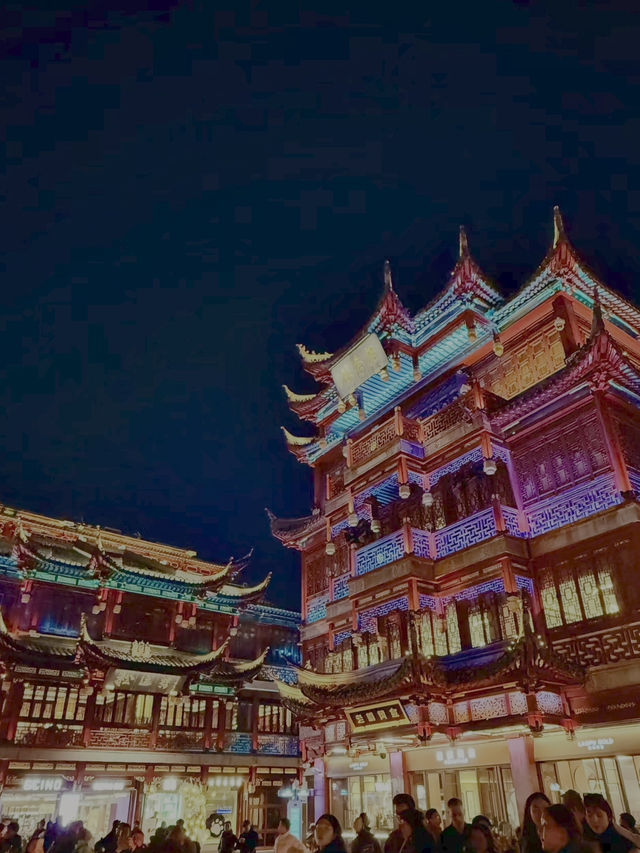 Shanghai Yuyuan Garden Light Show: Experience Dreamy Chinese Nights 🌟🏮 Shanghai Yuyuan Garden Light Show: Experience Dreamy Chinese Nights 🌟🏮