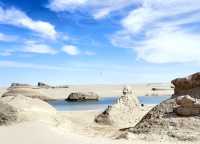 烏素特水上雅丹行記