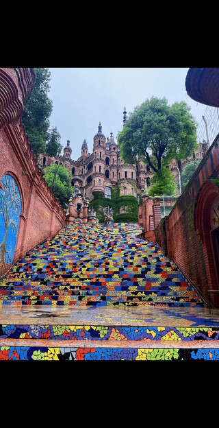 Chongqing Summer Day Tour｜Huasheng Garden Dream Castle Lantern Festival + Hongyadong Night View Tour
