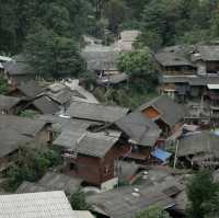 หมู่บ้านท่ามกลางธรรมชาติ"แม่กำปอง"