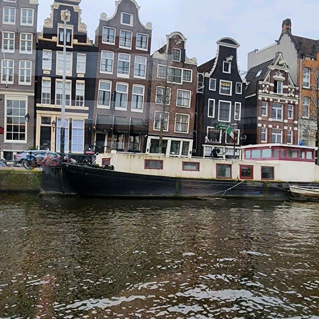 荷蘭寧靜的運河旅程 城市中的慢活一小時