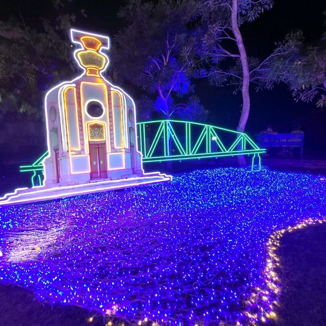 สวนแสงที่สวนสันติชัยปราการ