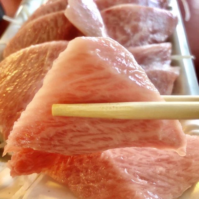 屏東縣東港（漁農海產）鮪魚大餐真好吃😋