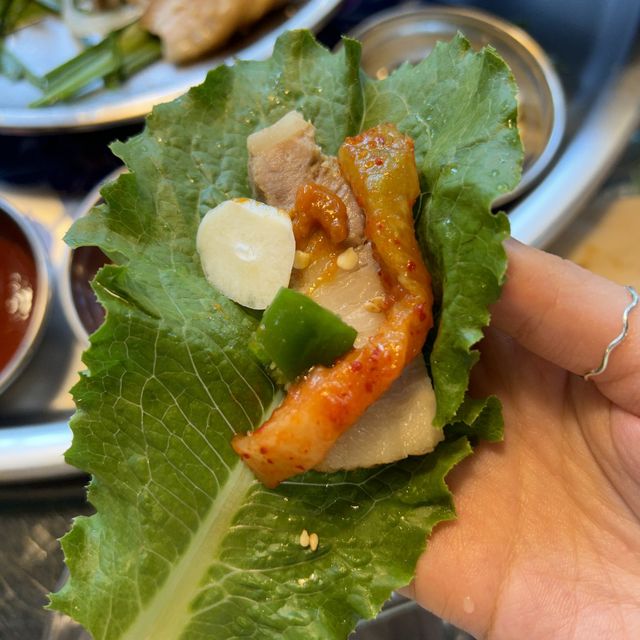 수원 인계동 나혜석거리의 신상맛집! 보쌈이 맛있는 “완미족발”