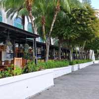 ⚓️ Shopping by the Sea: Straits Quay